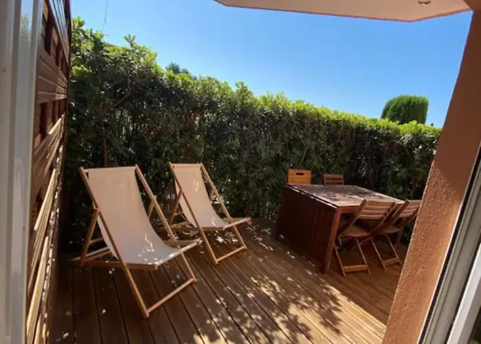 A 15 Min De La Plage, Piscine, Joli T2 Renove